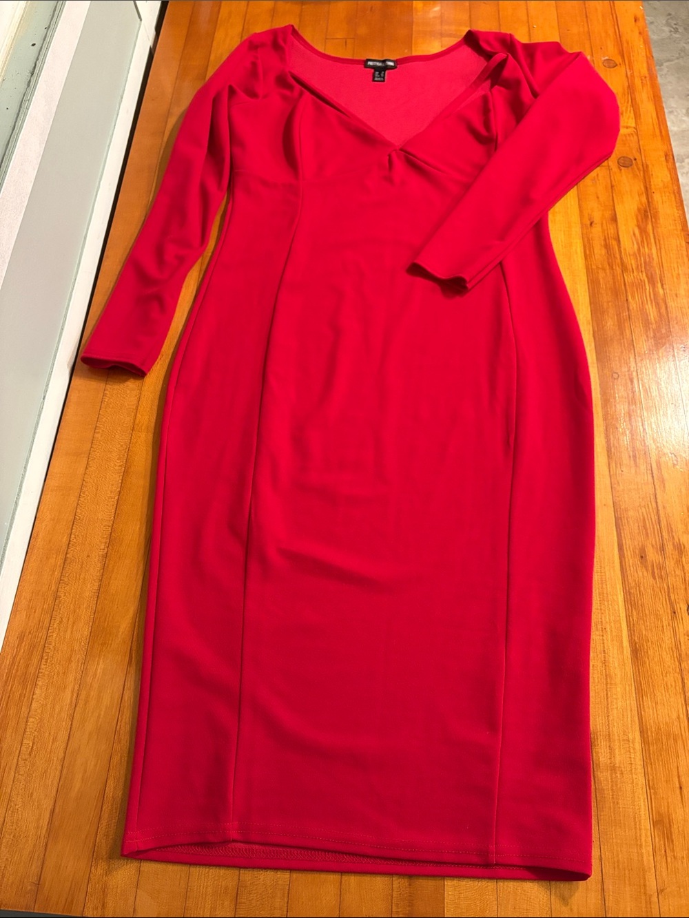 PrettyLittleThing Red Long Sleeve V-Neck Sheath Dress